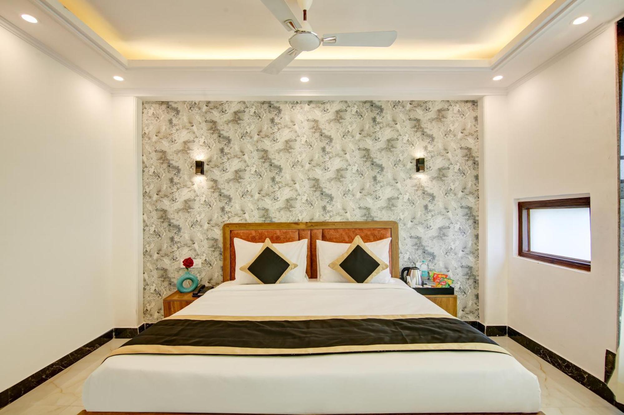 Hotel The Emporio Grand Near Vaishali Metro Station غازي أباد المظهر الخارجي الصورة